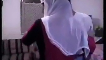 Harish545'S Mp4 Video Of Arab Guys And Aunty