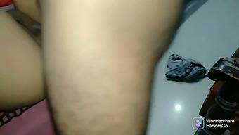 Pizza Delivery Guy Gets Lucky With Indian Hot Girl