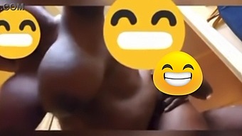 Babica Jenkins Se Bori Z Neobvladljivimi Prsmi Med Analnim Srečanjem